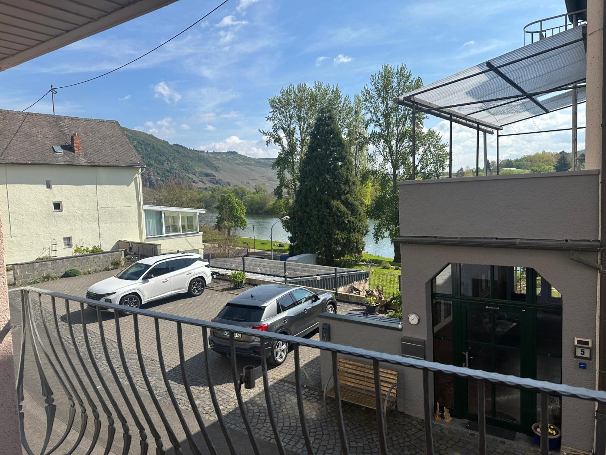 Weingut / Gaestehaus Gerlach Ürzig Exterior foto